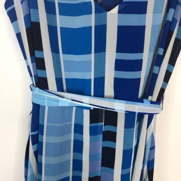 Evereve Allison Joy Sleeveless Wrap Dress Belted Blue Geometric Large - Picture 5 of 6